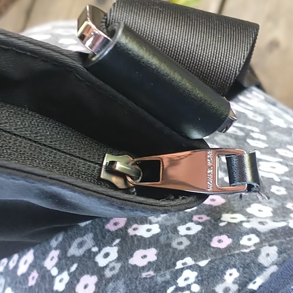 Michael Kors Beautiful Crossbody Messenger Bag - Picture 7 of 10